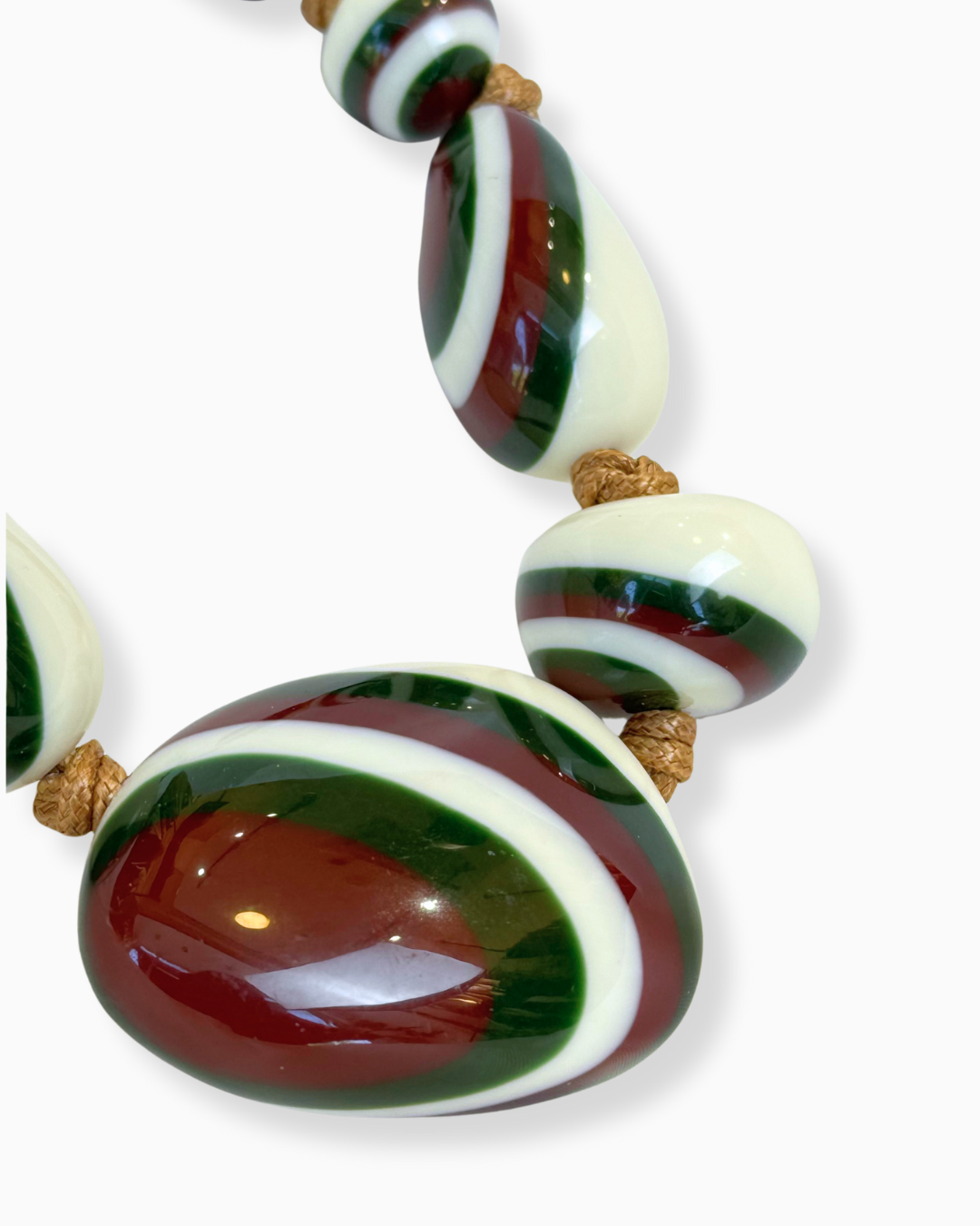 COLLAR RESINA PLUMEIRA VERDE/BURDEO