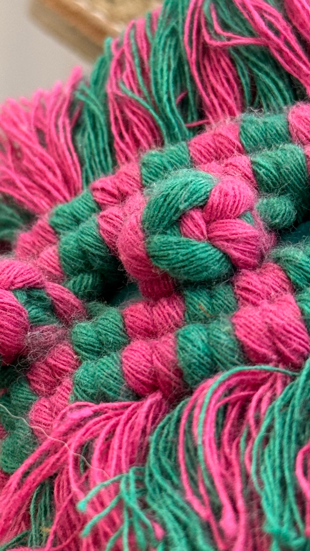 CHALA TEJIDA VERDE/FUCSIA