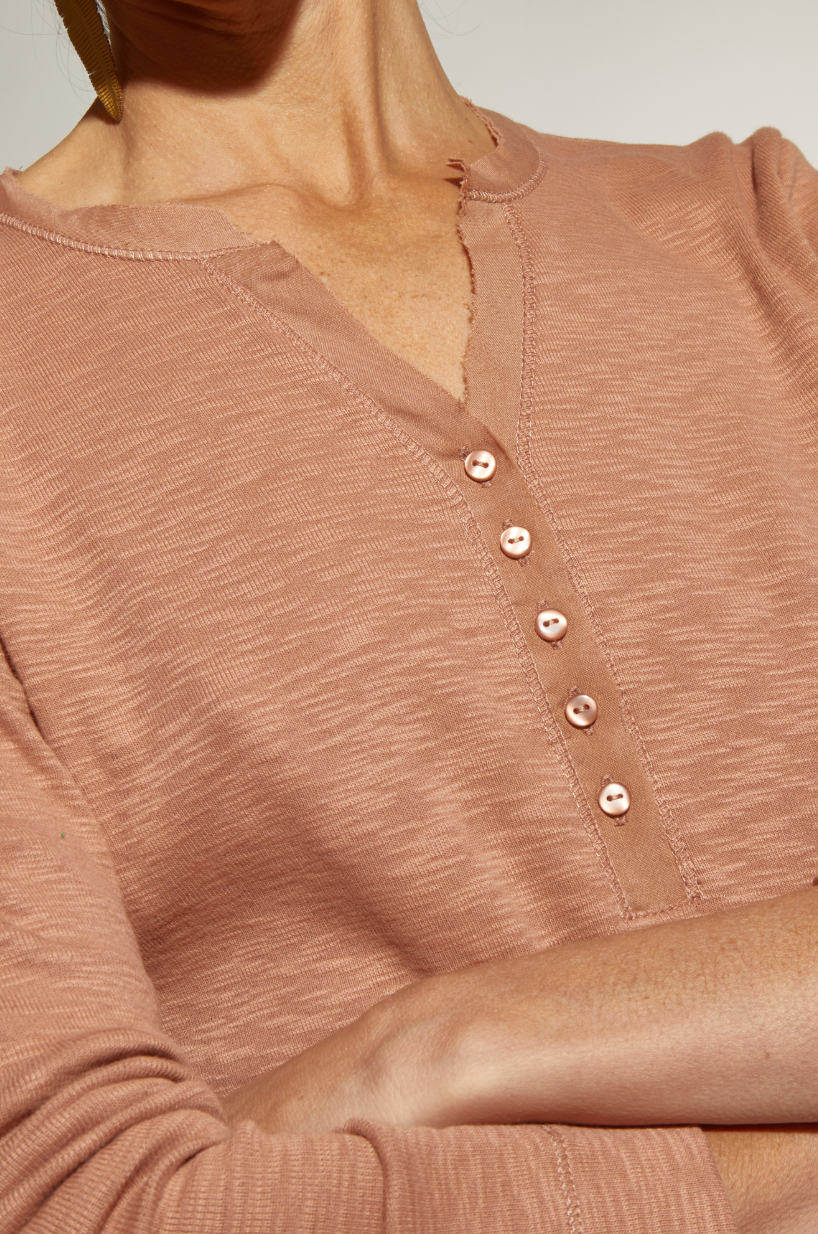 POLERA NICOLE M/L BOTONES CAMEL