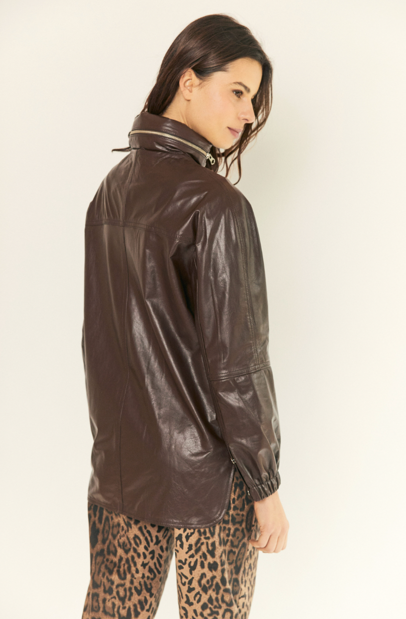 CHAQUETA GORRO OCULTO CHOCOLATE