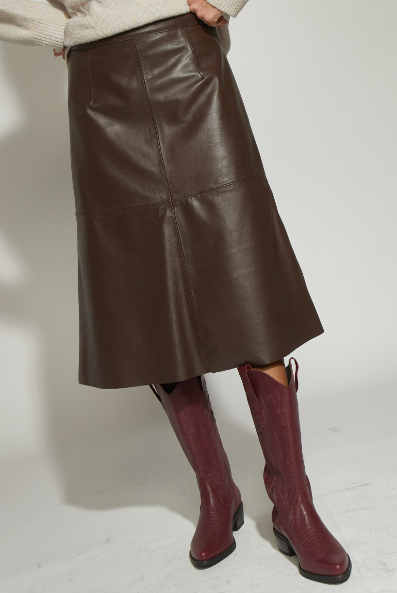 FALDA 3/4 DE CUERO CHOCOLATE