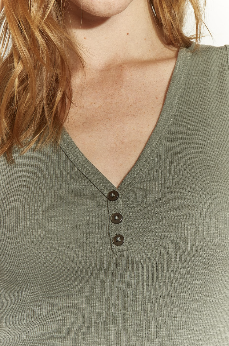 POLERA MAGNOLIA VERDE MUSGO