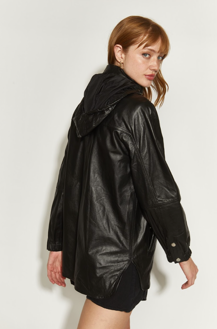 CHAQUETA GORRO OCULTO NEGRO