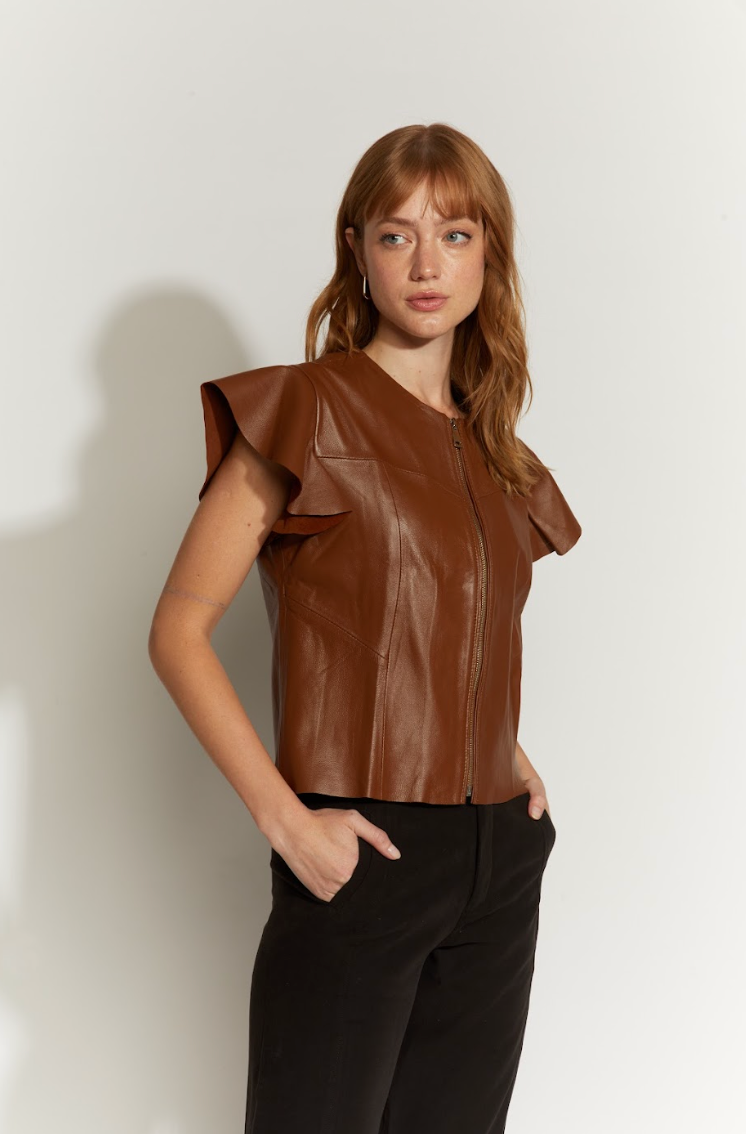 POLERA CUERO CIERRE Y MANGAS VUELO CAMEL