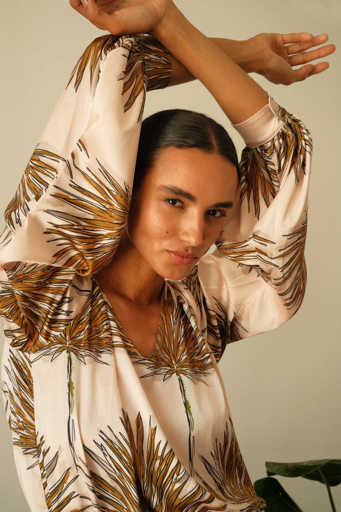 VESTIDO PARADISE LARGO ROSADO PRINT PALMERA