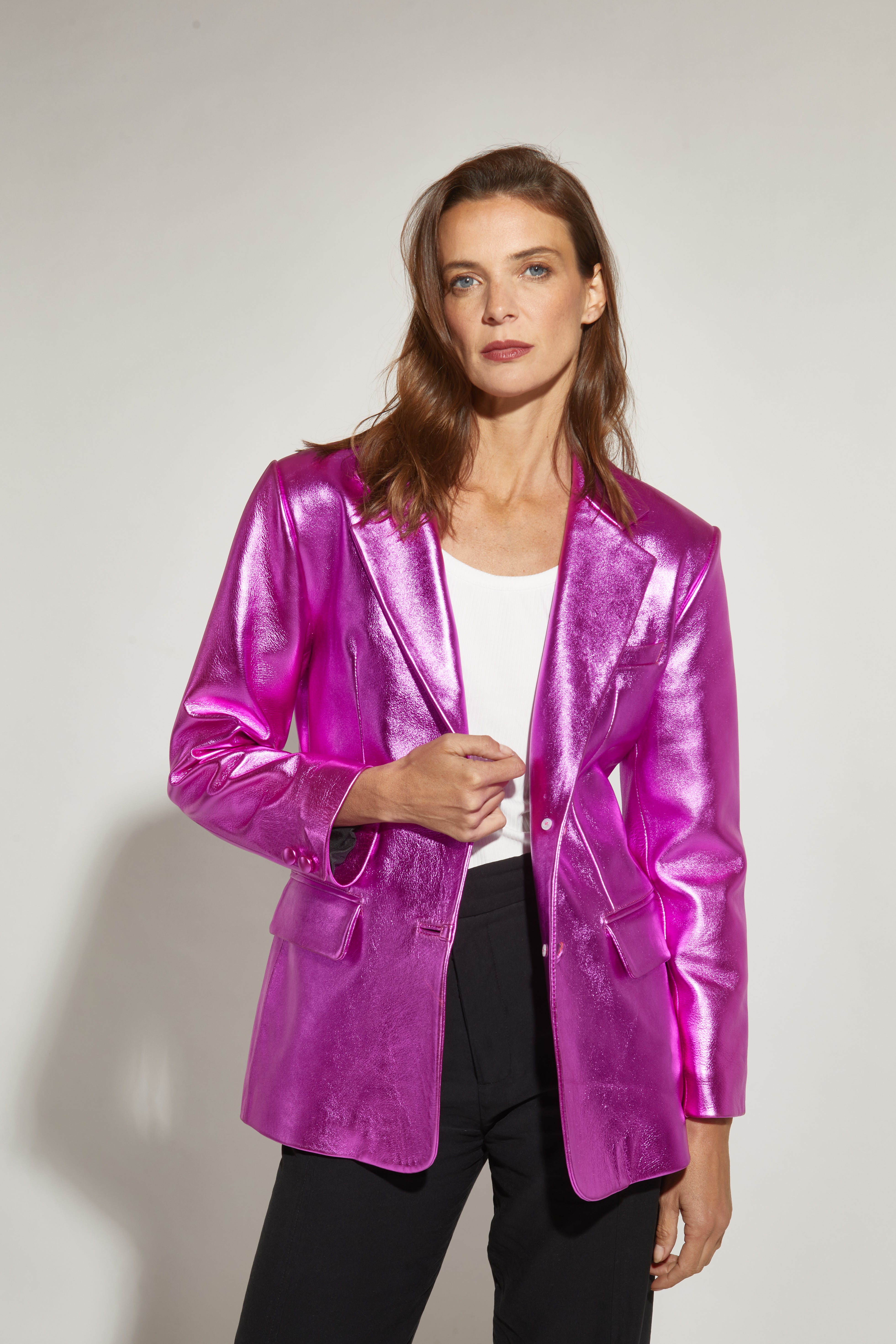 BLAZER DE CUERO AMALIA BOTONES FUCSIA METALIZADO