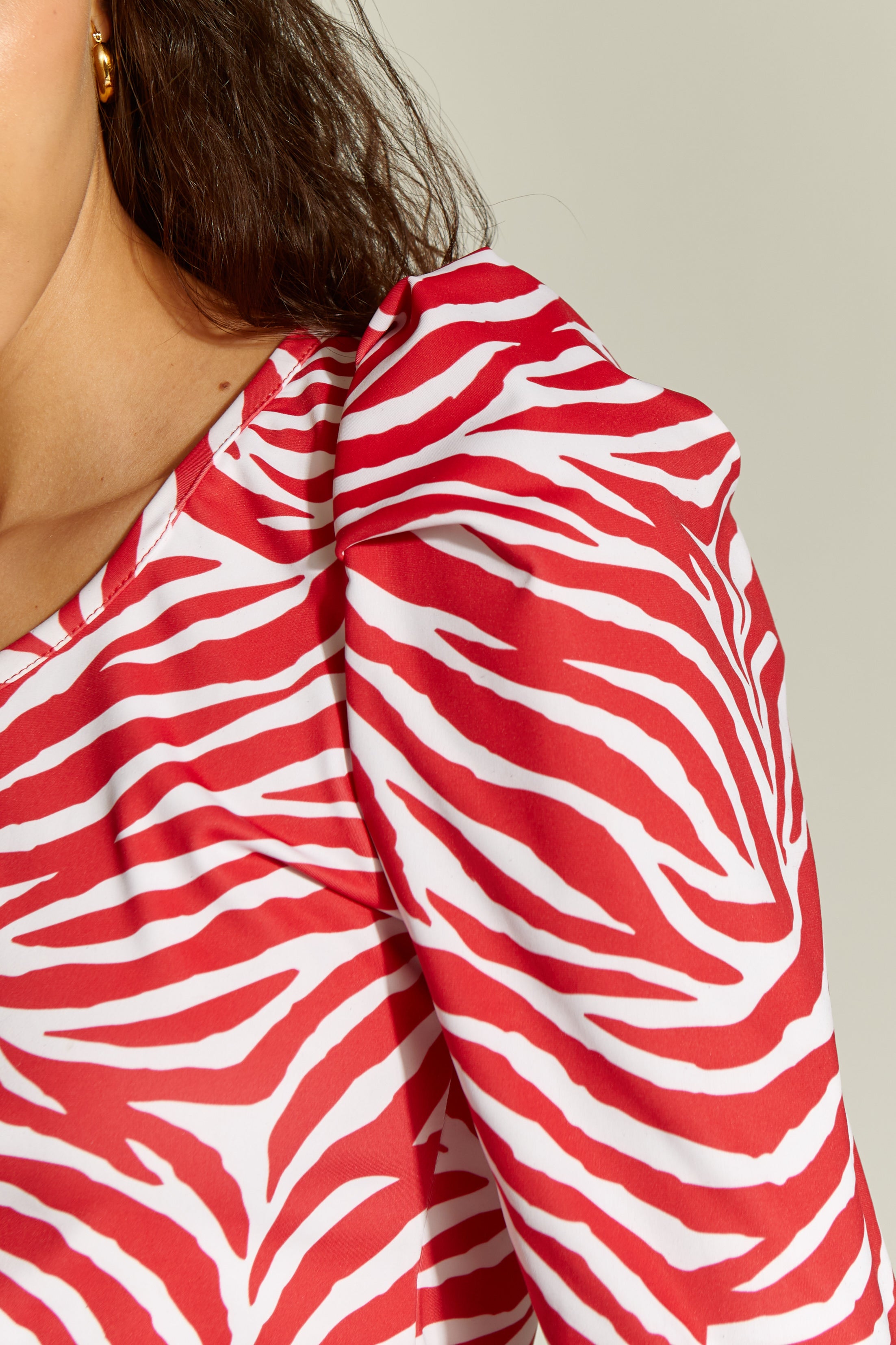 POLERA TANIA M/L GLOBO PRINT ROJO/BLANCO