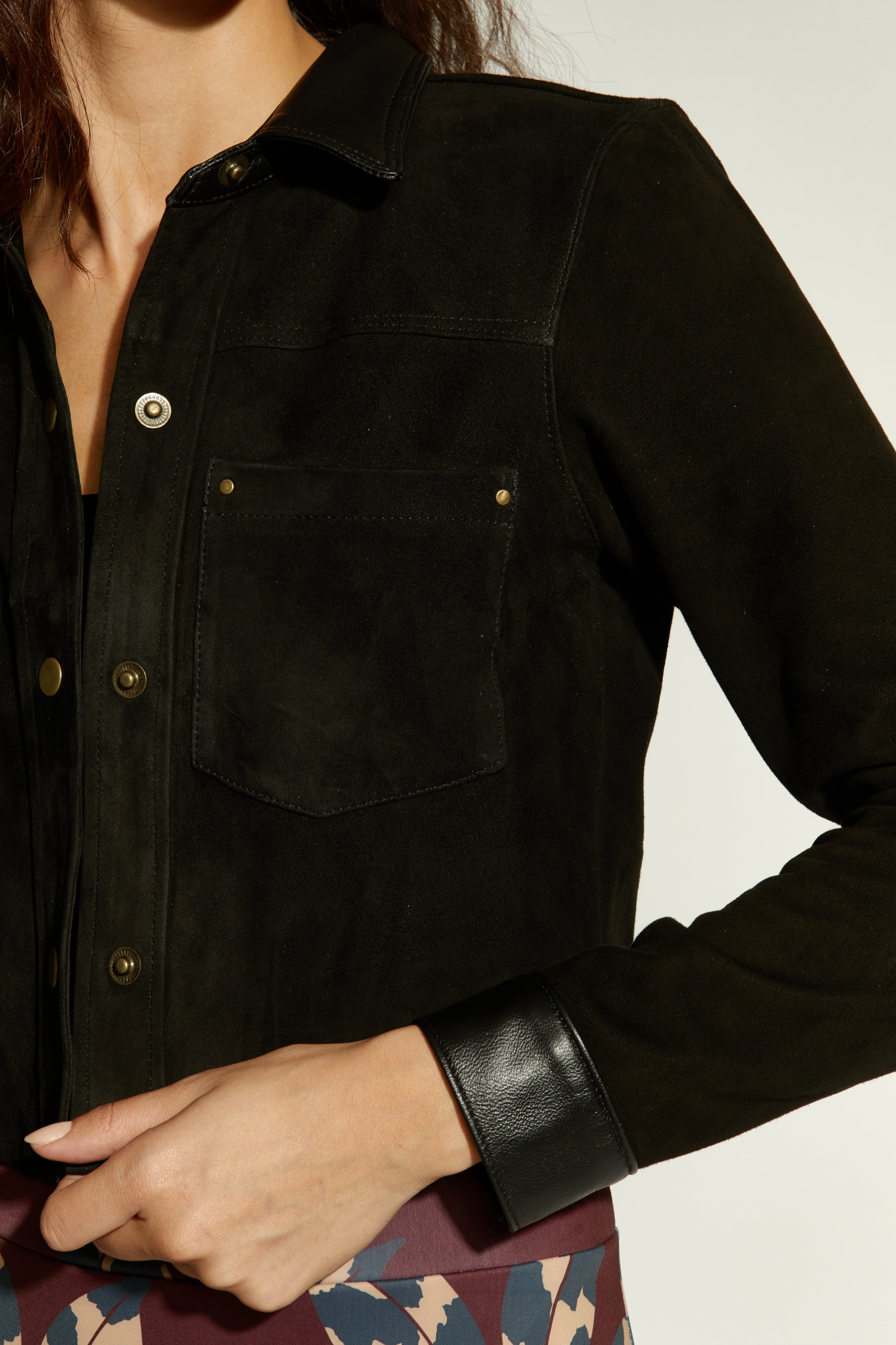 CHAQUETA DE GAMUZA EMILIA NEGRO