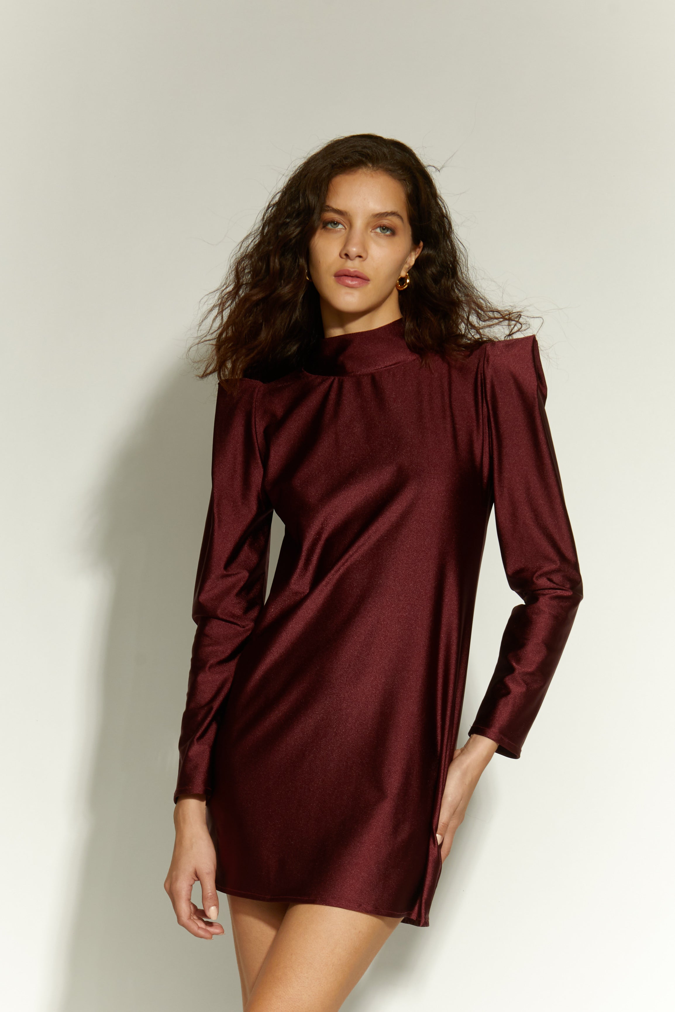 VESTIDO LYCRA CORTO CUELLO BEATLE M/L TABLA  BURDEO