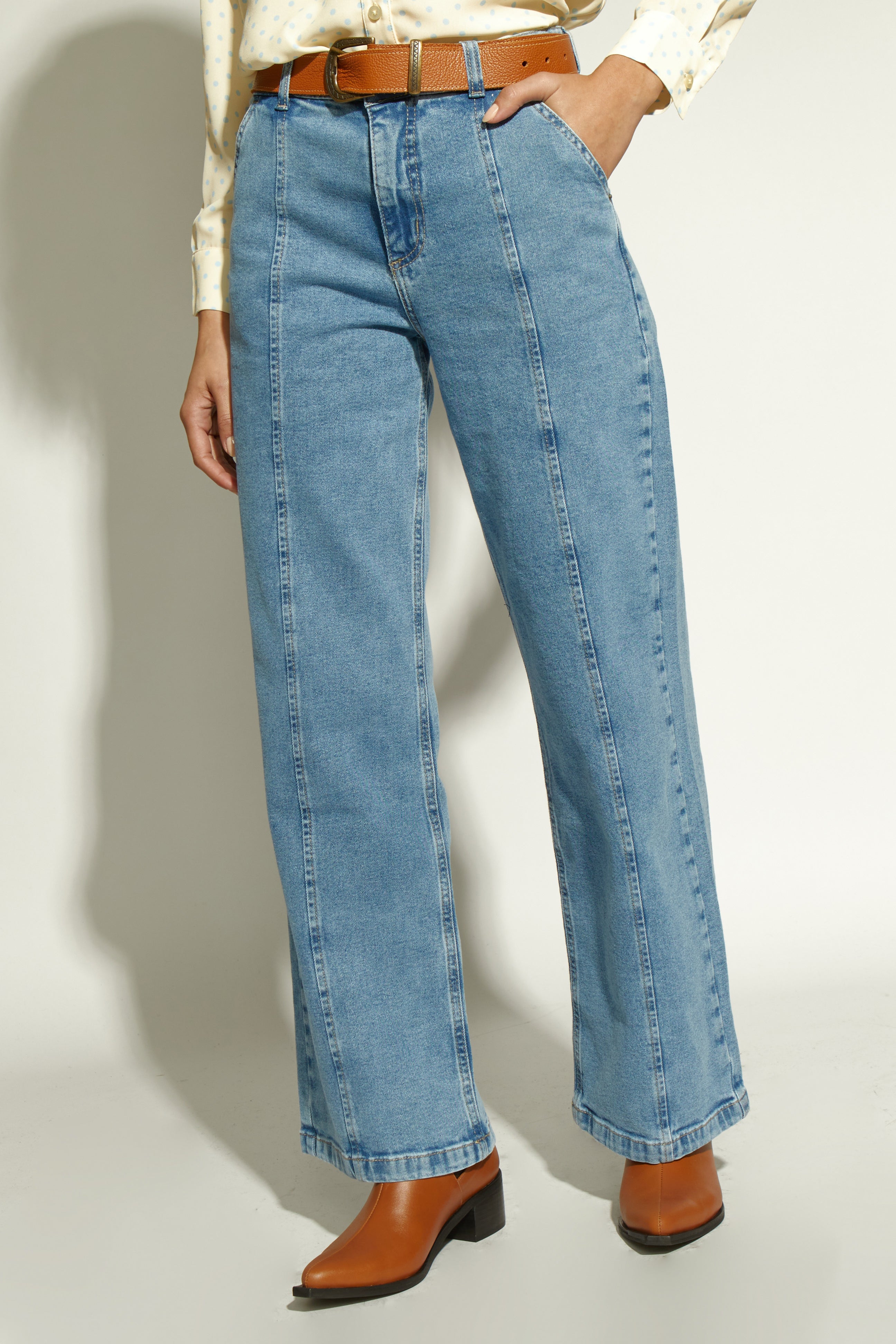 PANTALÓN JEANS CORTES AZUL