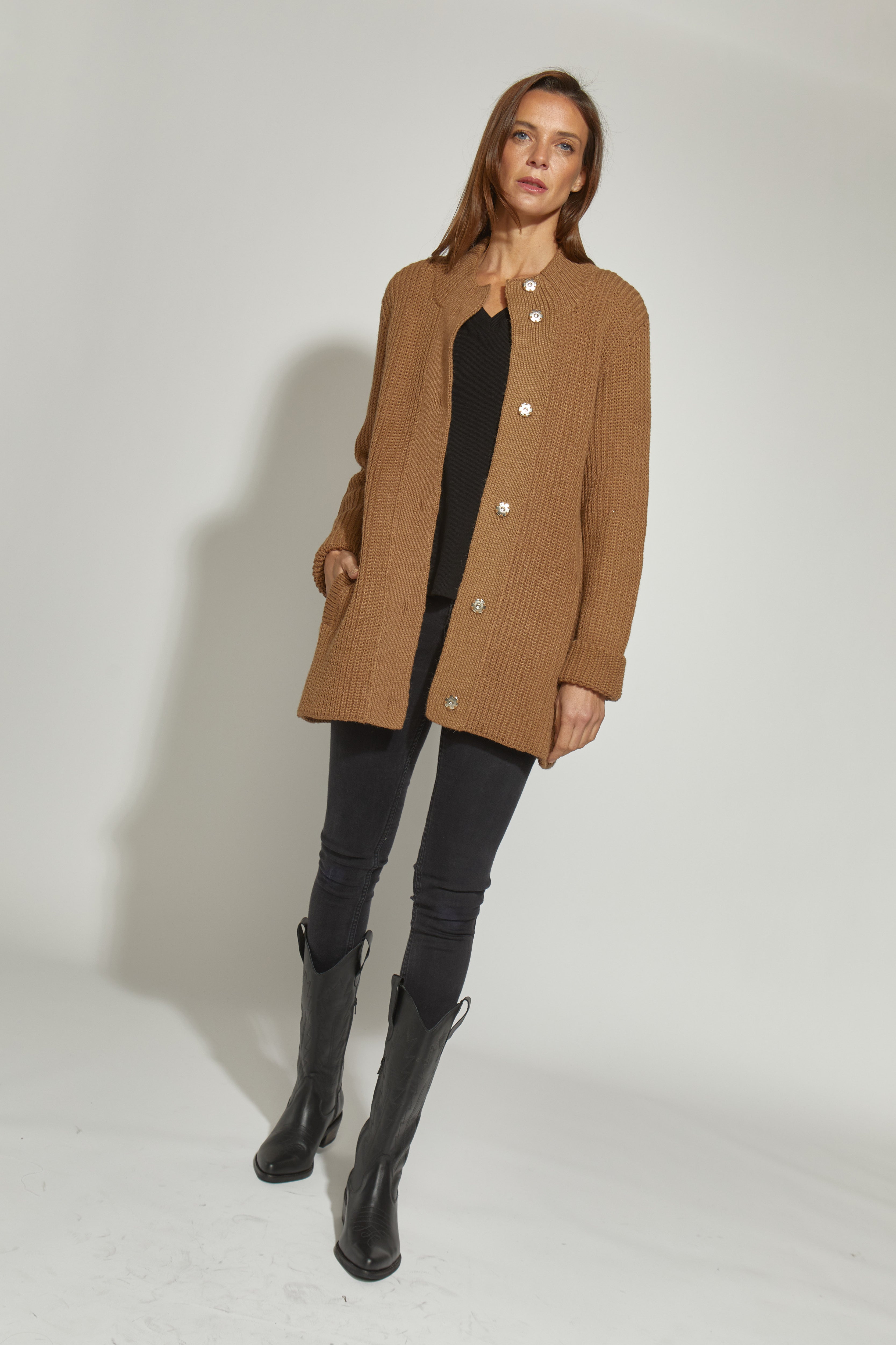 ABRIGO DE ALPACA/ LANA CARDIGAN BROCHES CAMEL