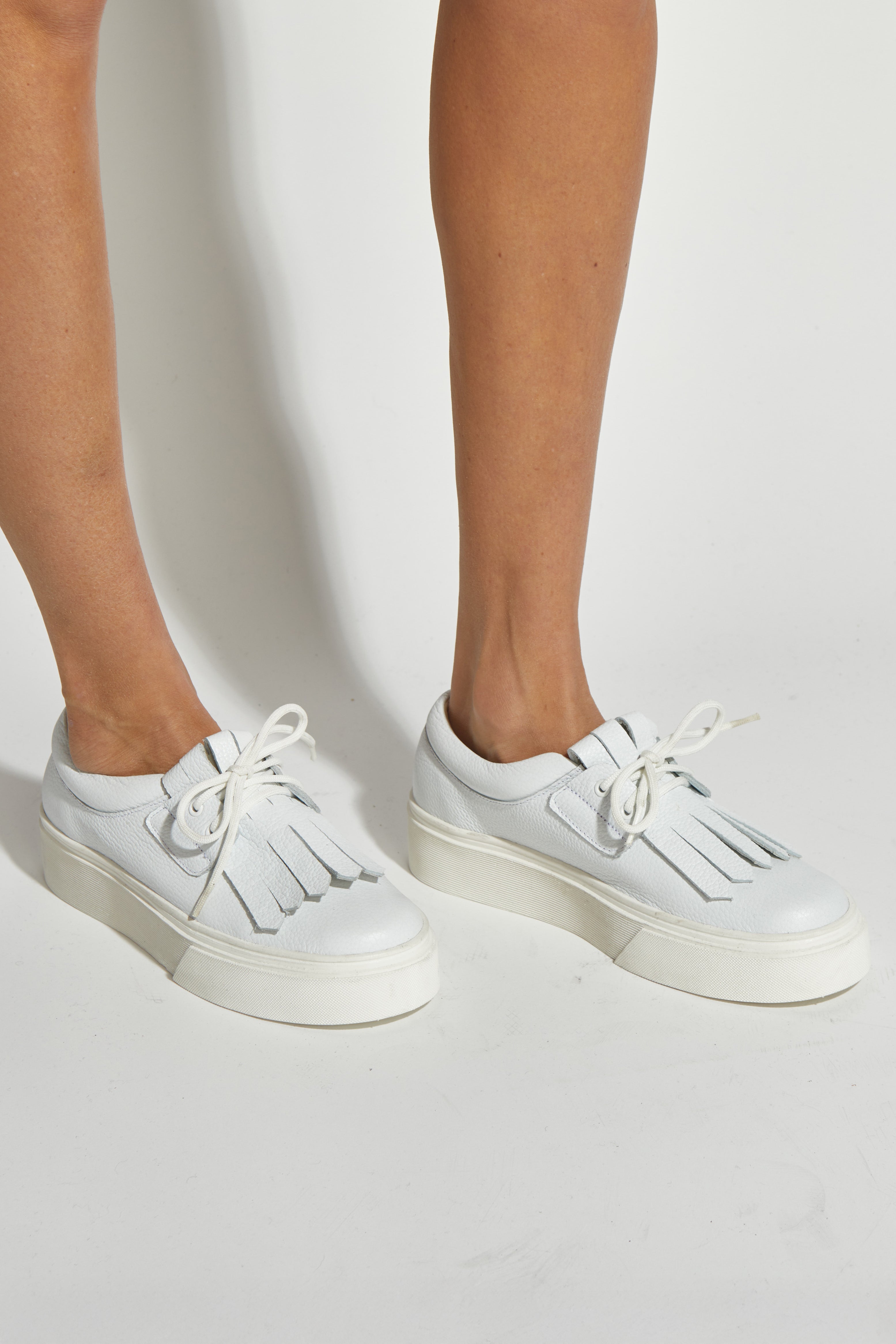 ZAPATILLA CUERO BLANCO