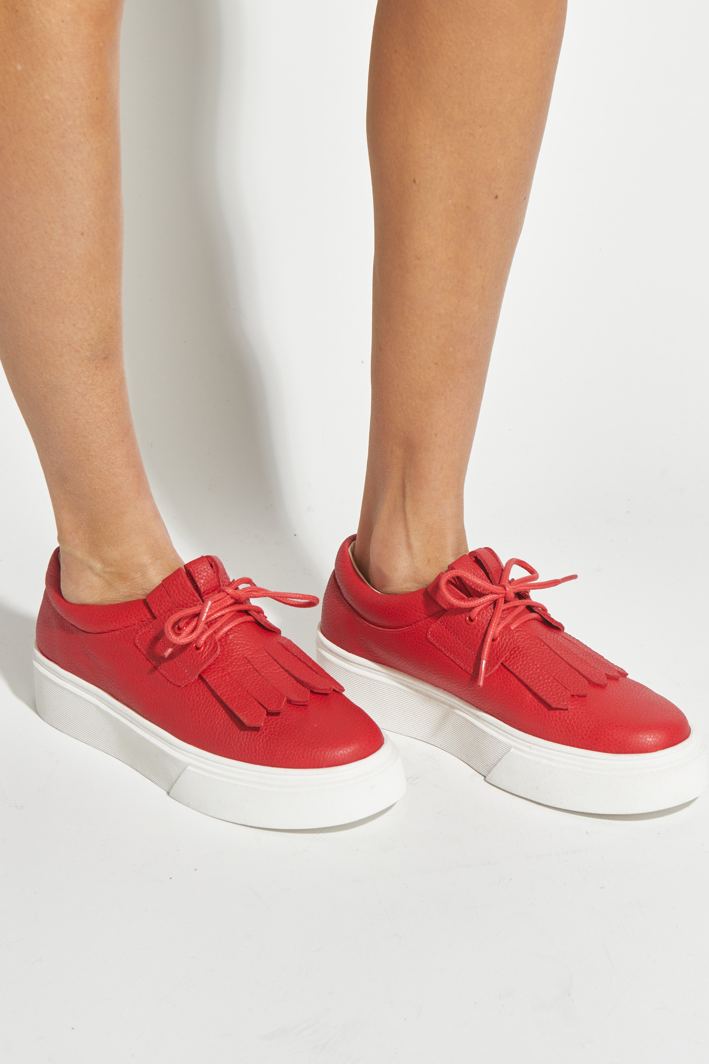 ZAPATILLA CUERO ROJA