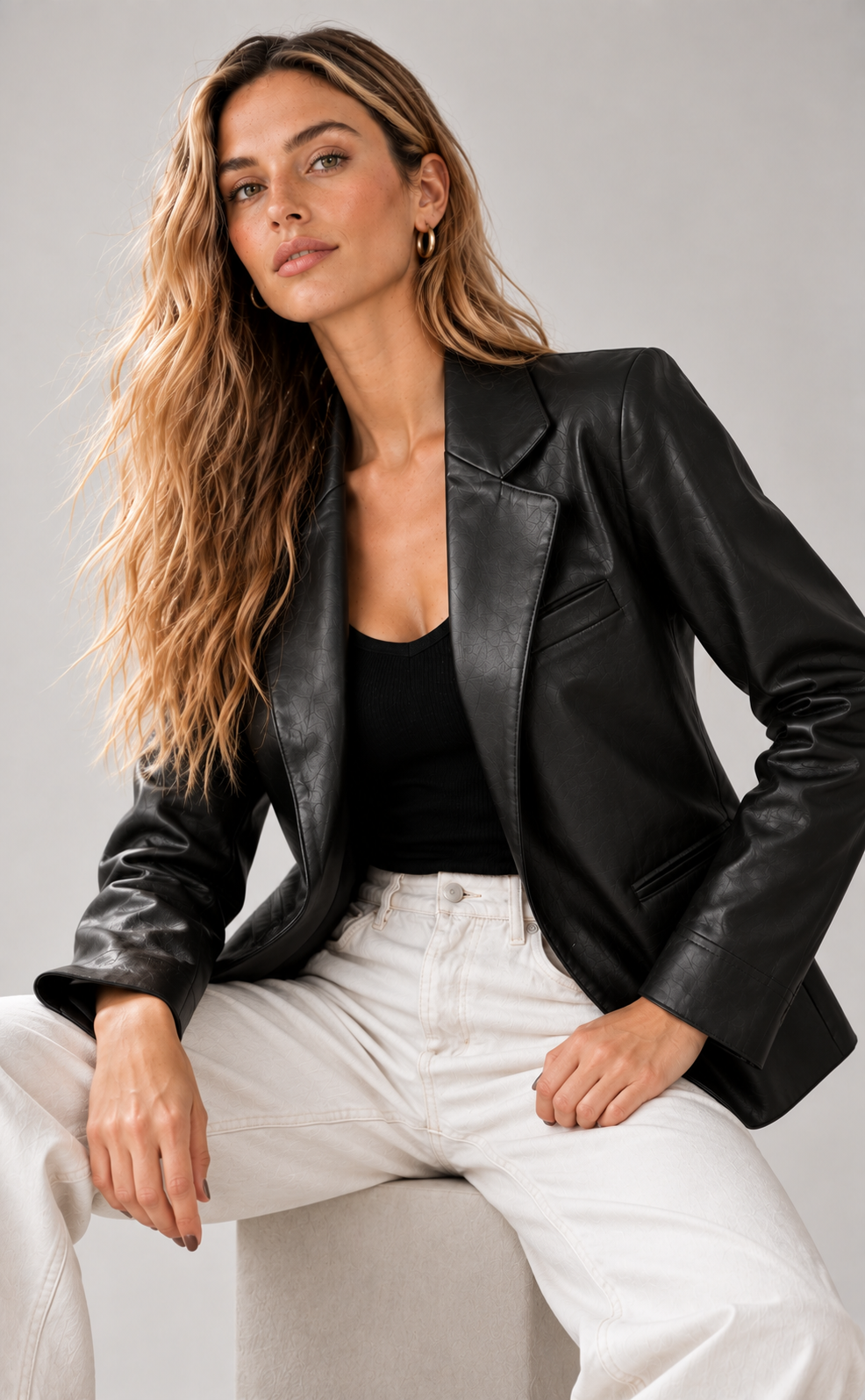 BLAZER DE CUERO NEGRO