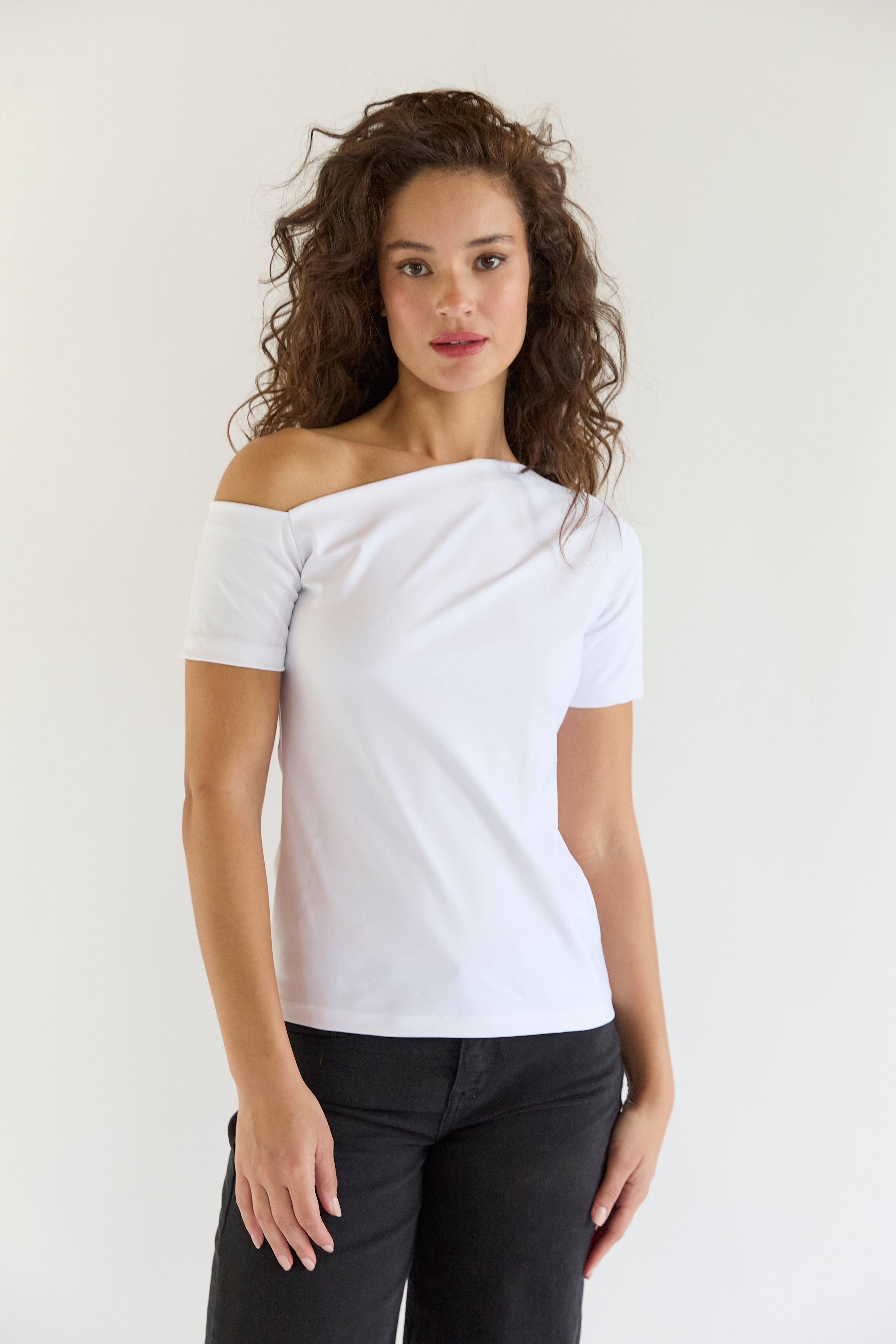 POLERA AMALIA SIN UN HOMBRO BLANCO